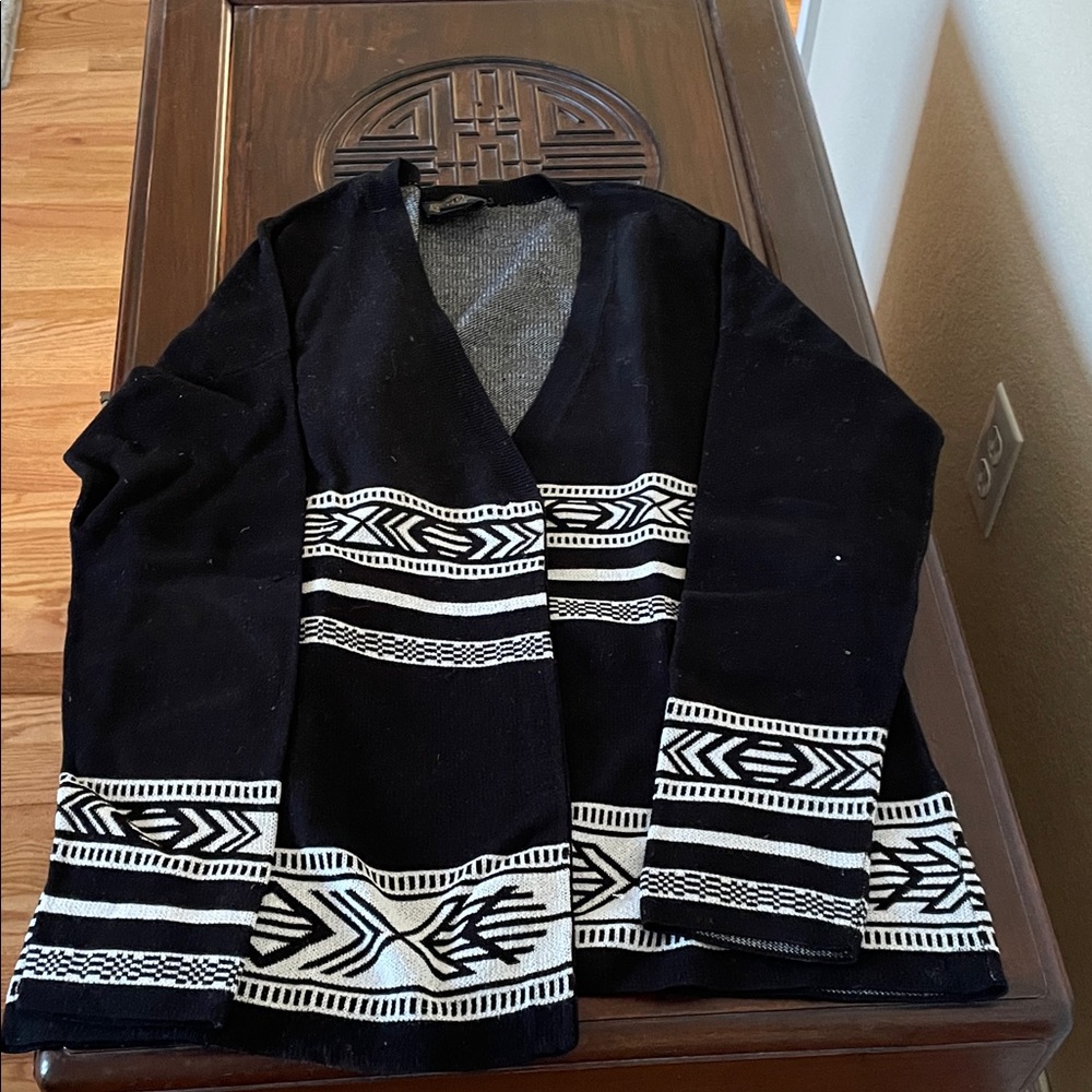 Pendleton Black And White Patterned Sweater - image 1